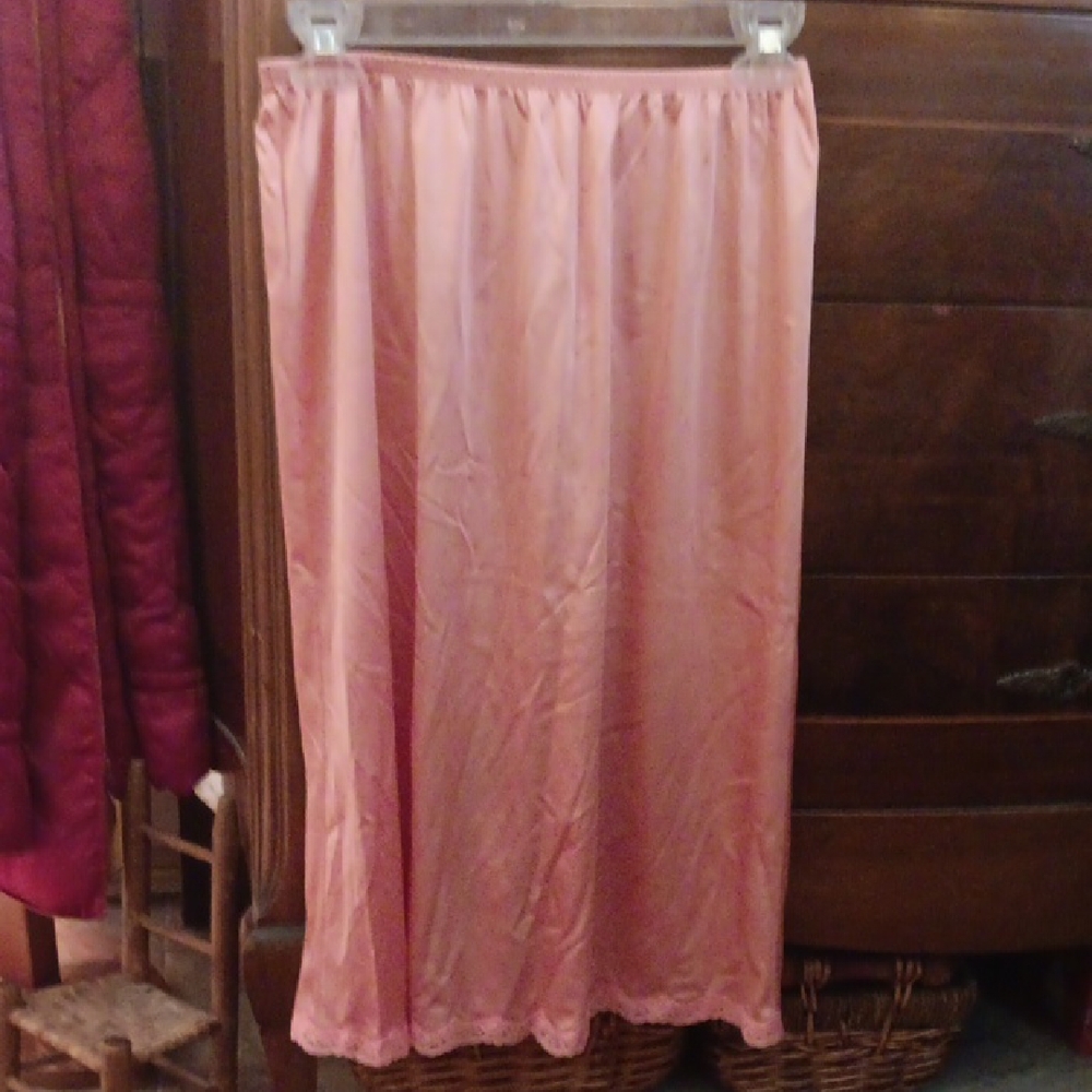 Vanity Fair Peach Nylon Half Slip